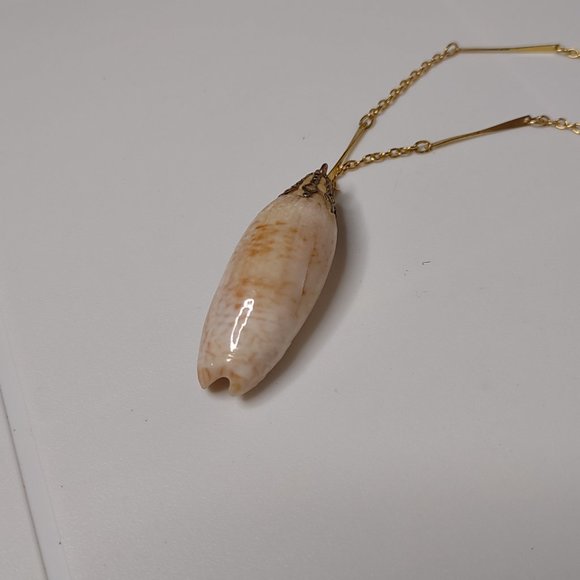 Cute 18 Inch Shell Pendant Necklace - Picture 4 of 16